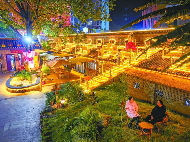 25 重庆火锅的热辣滚烫麻将胡了消费周刊丨20(图4)