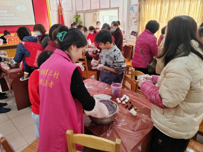 庭院里的幸福味道！小小烘焙房绽放“美丽经济”PG麻将胡了免费试玩模拟器美丽庭院故