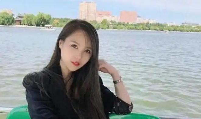 妈近况曝光！摆摊卖甜品想踏出重生第一步PG电子麻将胡了“重庆姐弟坠亡案”妈(图9)