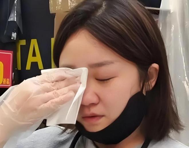妈近况曝光！摆摊卖甜品想踏出重生第一步PG电子麻将胡了“重庆姐弟坠亡案”妈(图7)